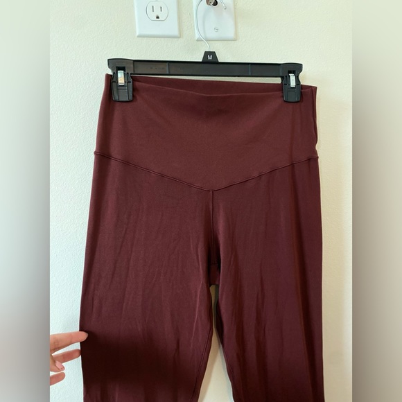 OFFLINE BY AERIE || MAROON LEGGINGS - Picture 2 of 5